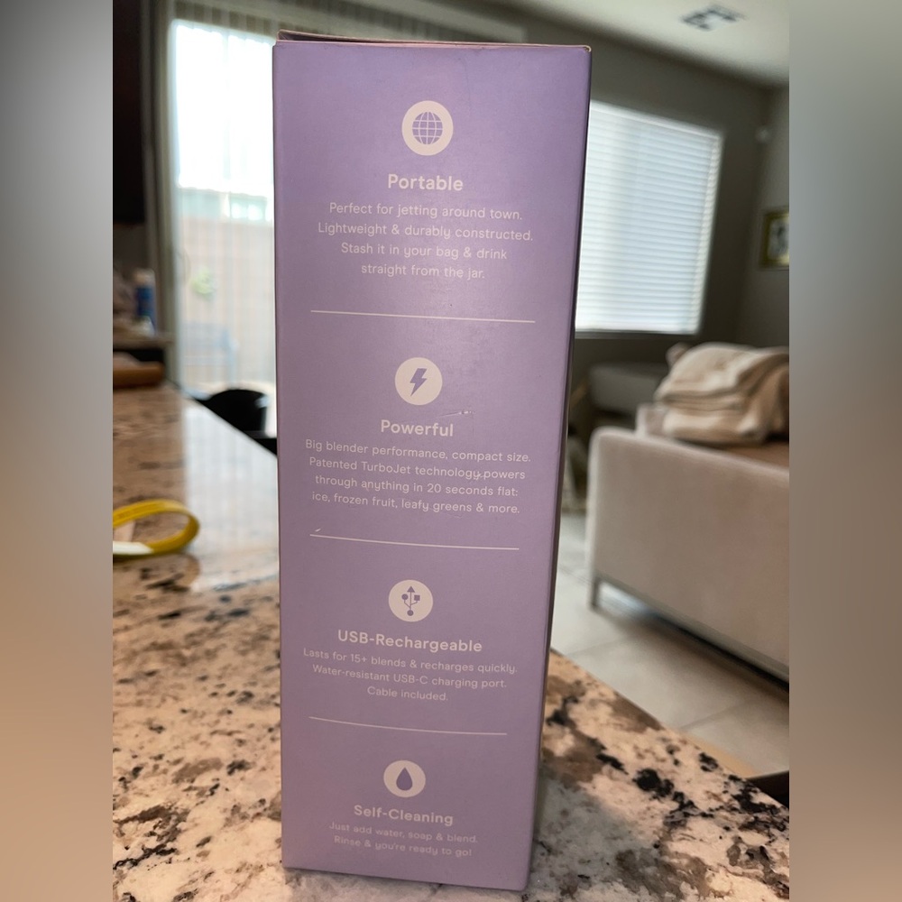 Blendjet- purple 🍓🍌🥝 - Picture 3 of 4